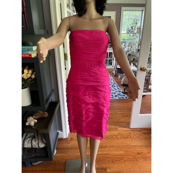 Monique Lhuillier Barbie Pink Ruched Strapless Bridesmaid Prom Dress sz 10 EUC - Picture 1 of 7